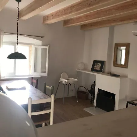 Apartament Ros *