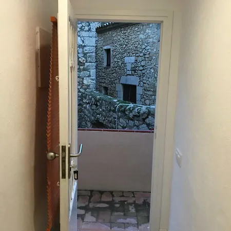 Apartament Ros *